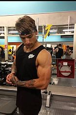 Photo #5 of Alejandro