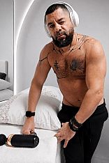 Photo #7 of Omar