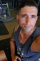 Emiliano Escort Masculino