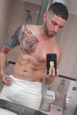 Emiliano Escort Masculino