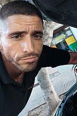 Emiliano Escort Masculino