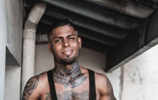 Markus Escort Masculino