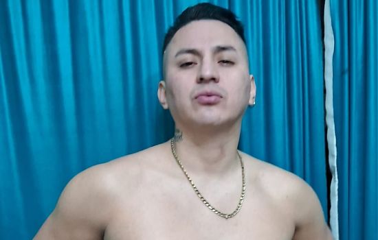 Chucky Escort Masculino