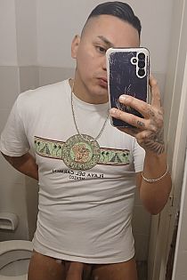 Chucky Escort Masculino