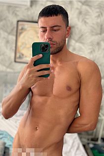 Nazareno Male Masseur