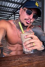 Photo #15 of Prohibido