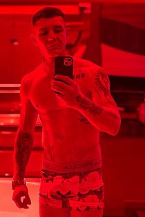 Emir Escort Masculino