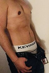Valentín Male Escort