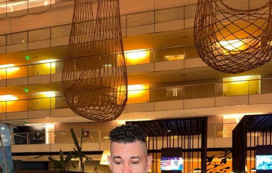 André Bi Male Escort