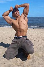 Logan 26 CM Escort Masculino