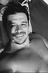 Calígula Escort Masculino