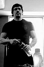 Calígula Escort Masculino