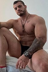 Luis Male Escort