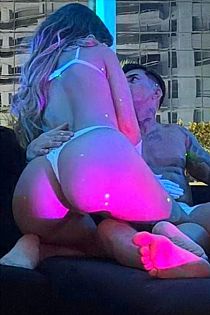 Mía y Alito Male Masseur