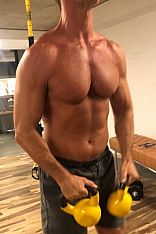 Richard Escort Masculino