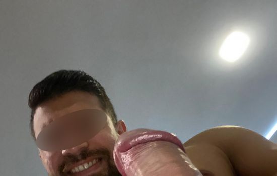 León Furioso Es Escort Masculino