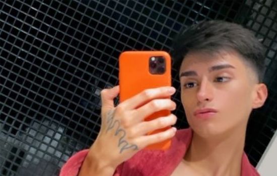 Julián Twink Escort Masculino