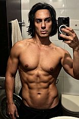 Foto #2 de Aaron Femmeboy