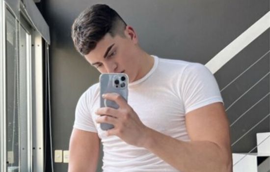 Kevin Male Escort