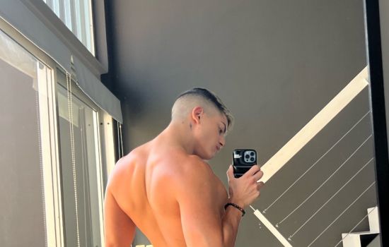 Kevin Escort Masculino
