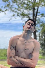 Ramiro Male Escort