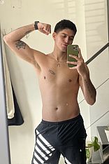 Ramiro Escort Masculino