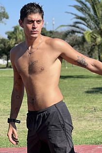 Ramiro Escort Masculino
