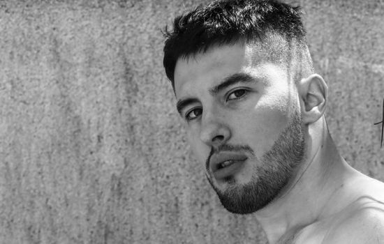 Aris Escort Masculino