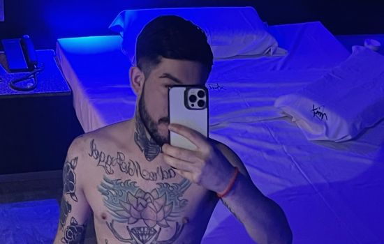 Steve Escort Masculino
