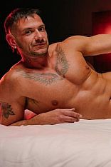 Benja_Muscle Escort Masculino