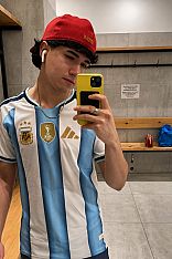 Photo #20 of Aaren