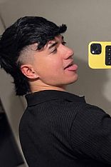 Photo #12 of Aaren