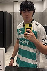 Photo #26 of Aaren