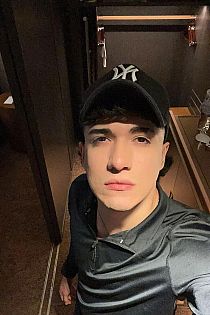 Thiago Masajes Male Escort