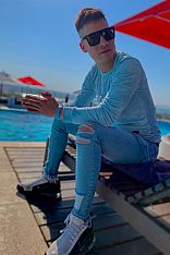 Photo #15 of Dimitri