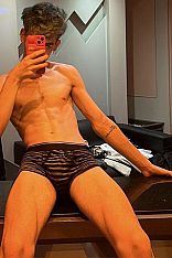 Eliot Twink Escort Masculino