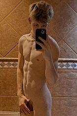 Photo #11 of Eliot Twink