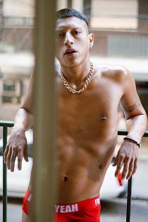 Alexander P. Escort Masculino