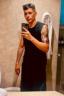 Leo Valor Male Escort