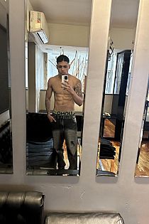 Leo Valor Male Escort