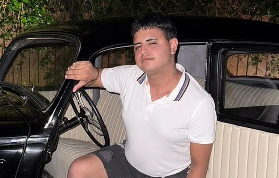 Mateo Pasivo Escort Masculino