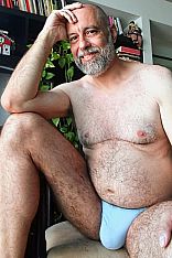 Ulis Masajista Male Escort