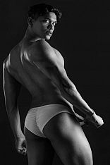Aidan Escort Masculino