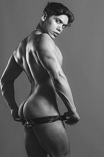 Aidan Escort Masculino
