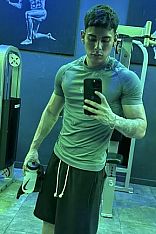 Mateo Acompañante masculino