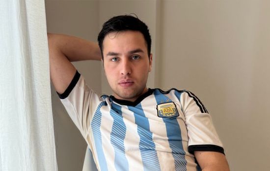 Thomas Escort Masculino