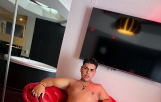 Enzo Escort Masculino