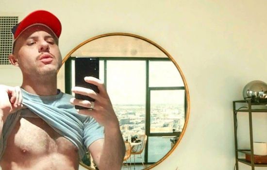 Román Dotado Male Escort
