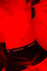 Saturno Red Escort Masculino