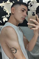 Axo Escort Masculino